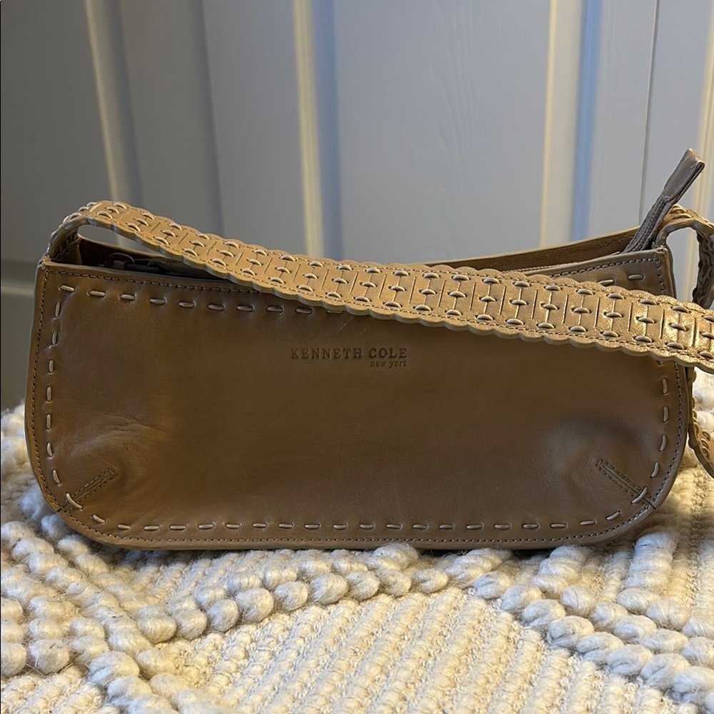 Kenneth Cole Tan Leather Women's Shoulder Bag
